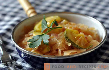 Cabbage stewed with zucchini