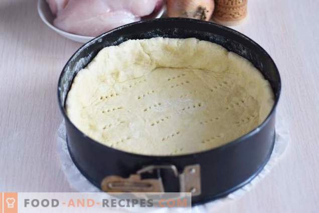 Atvērts pīrāgs ar vistu un kartupeļiem siera garozā