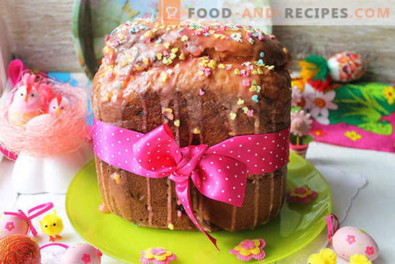 Reālā rauga kūka ar rozīnēm maizes ražotājā saskaņā ar mūsu vecmāmiņu receptēm