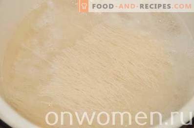 Rīsu vermikelli ar vistu sojas mērcē