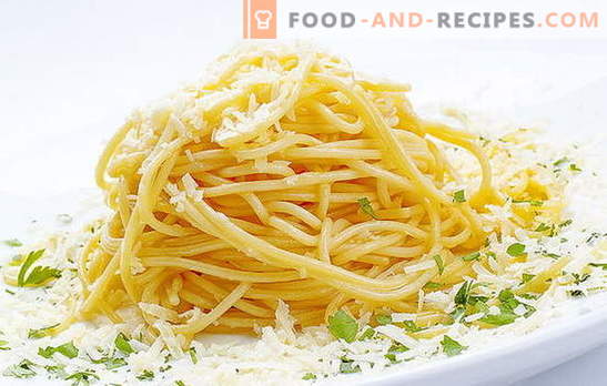 Spageti ar sieru ir itāļu ēdiens uz mūsu galda. Ātrās receptes spageti gatavošanai ar sieru un dažādām piedevām